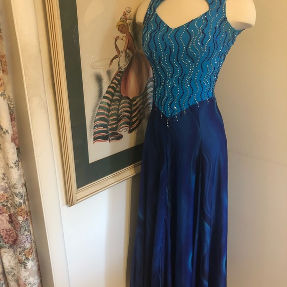 beautiful ballroom dress - Picture 1 of 4